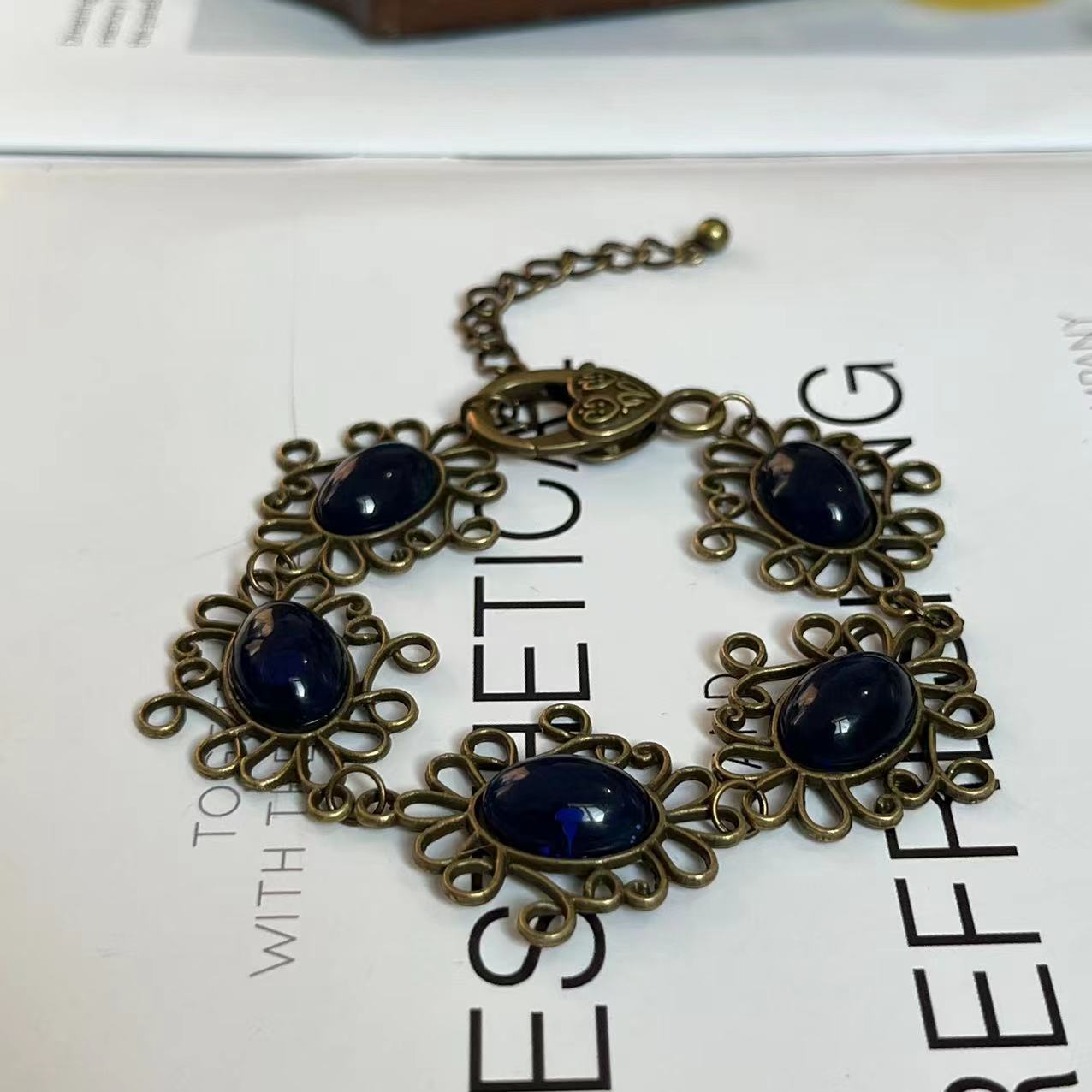 Historical Queen Anne Boleyn H - Women Accessories Bracelet 评论和价格